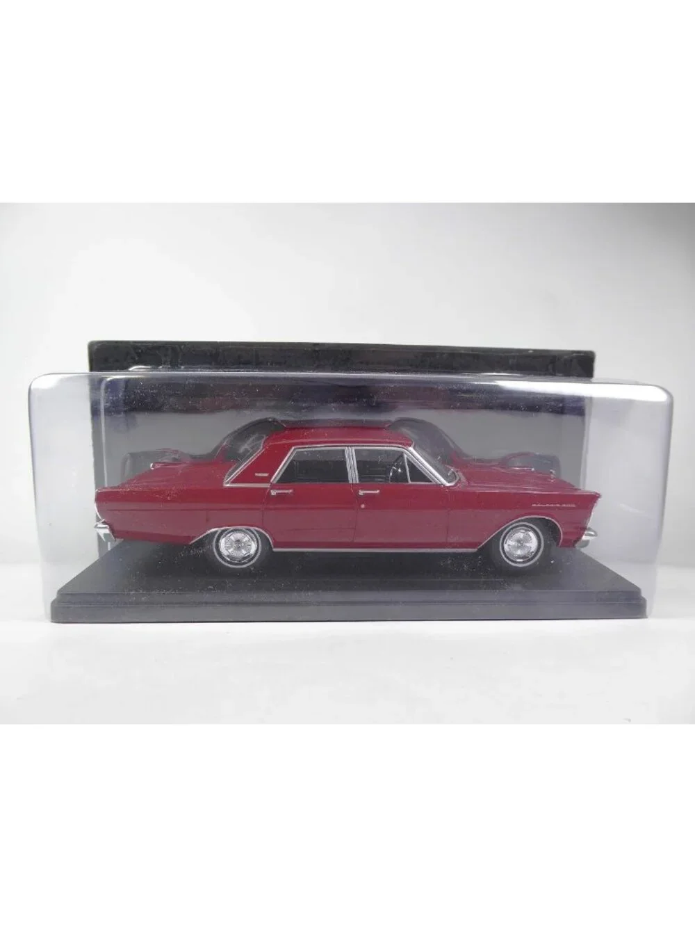 1965 Ford Galaxie 500 Miniature Car Model 1/24 Scale Collectible Toy Vehicle